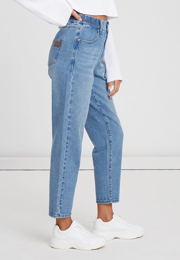 Calli Hudson Mom Jeans 4 Calli Hudson Mom Jeans - Image 2