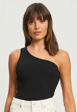 Calli Orlanda Knit Top