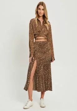 Calli Crop Wrap Shirt -Outlet Clothing Store calli 2154 0607926 5