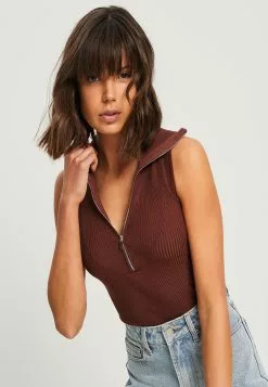 Calli Chloe Zip Tank