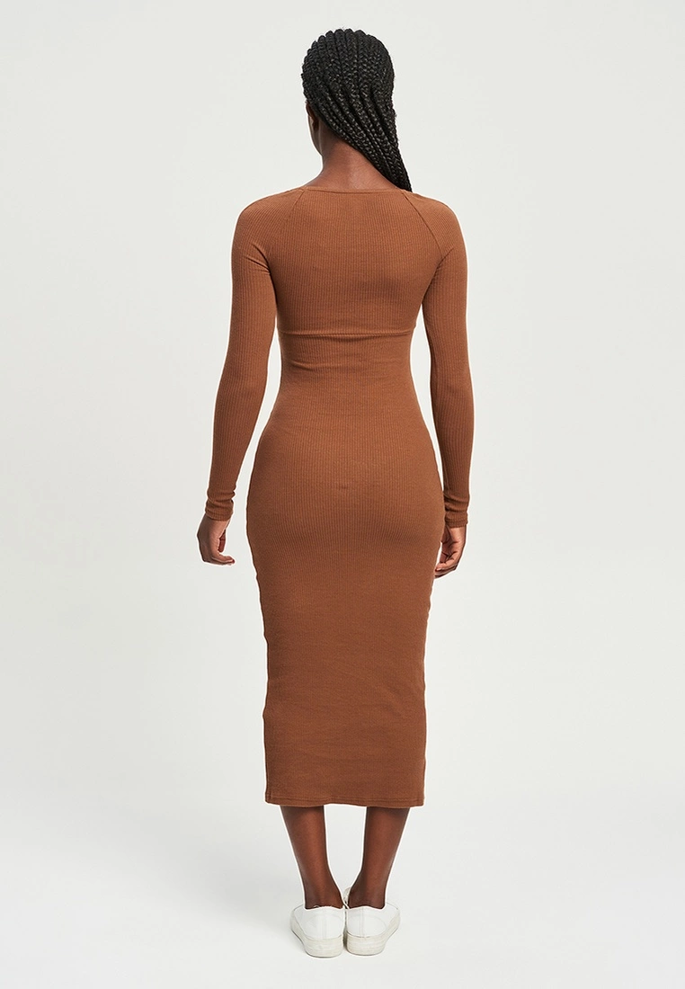 Calli Dunston Midi Dress 5 Calli Dunston Midi Dress - Image 3