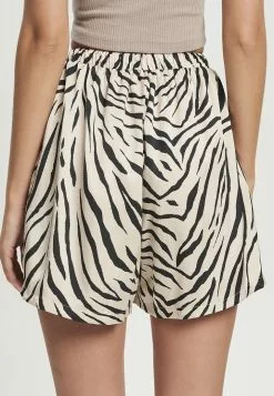 Calli Lexi Shorts -Outlet Clothing Store calli 3818 6372536 3