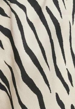 Calli Lexi Shorts -Outlet Clothing Store calli 3819 6372536 6