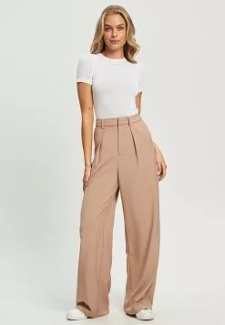 Calli Basic Knit Tee -Outlet Clothing Store calli 3963 2348936 5