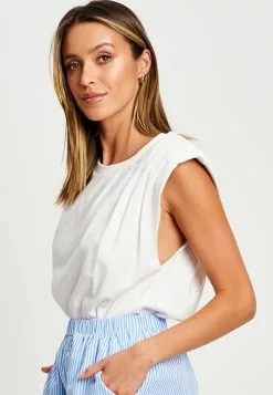 Calli Tia Tank Top 8 Calli Tia Tank Top -Outlet Clothing Store calli 4085 0409775 3