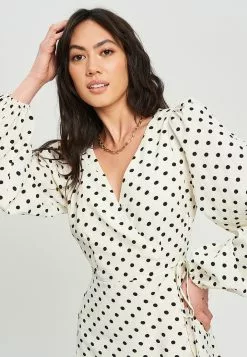 Calli Tana Wrap Dress -Outlet Clothing Store calli 5099 8078795 4