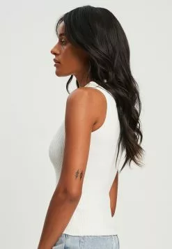 Outlet Clothing Store -Outlet Clothing Store calli 6363 9857936 2