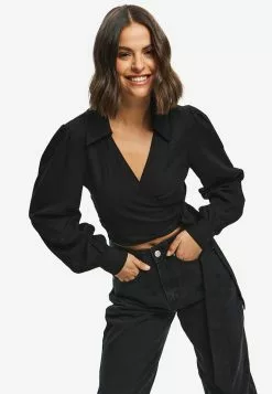 Calli Ravia Wrap Top