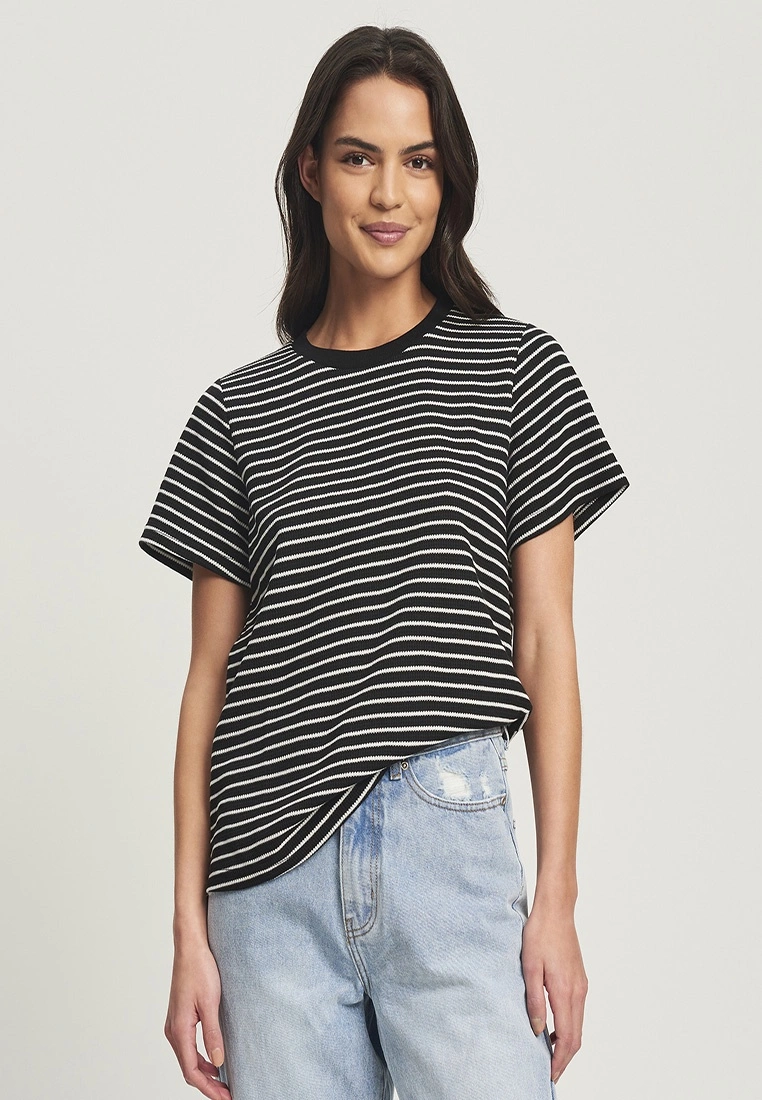 Calli Weekend Tee 3 Calli Weekend Tee