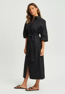 Outlet Clothing Store -Outlet Clothing Store calli 8896 7036616 2