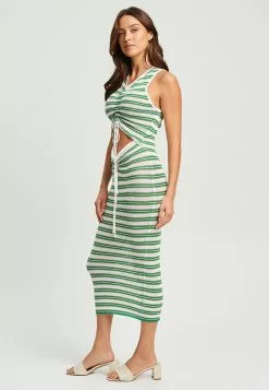 Outlet Clothing Store -Outlet Clothing Store calli 9508 9975936 2